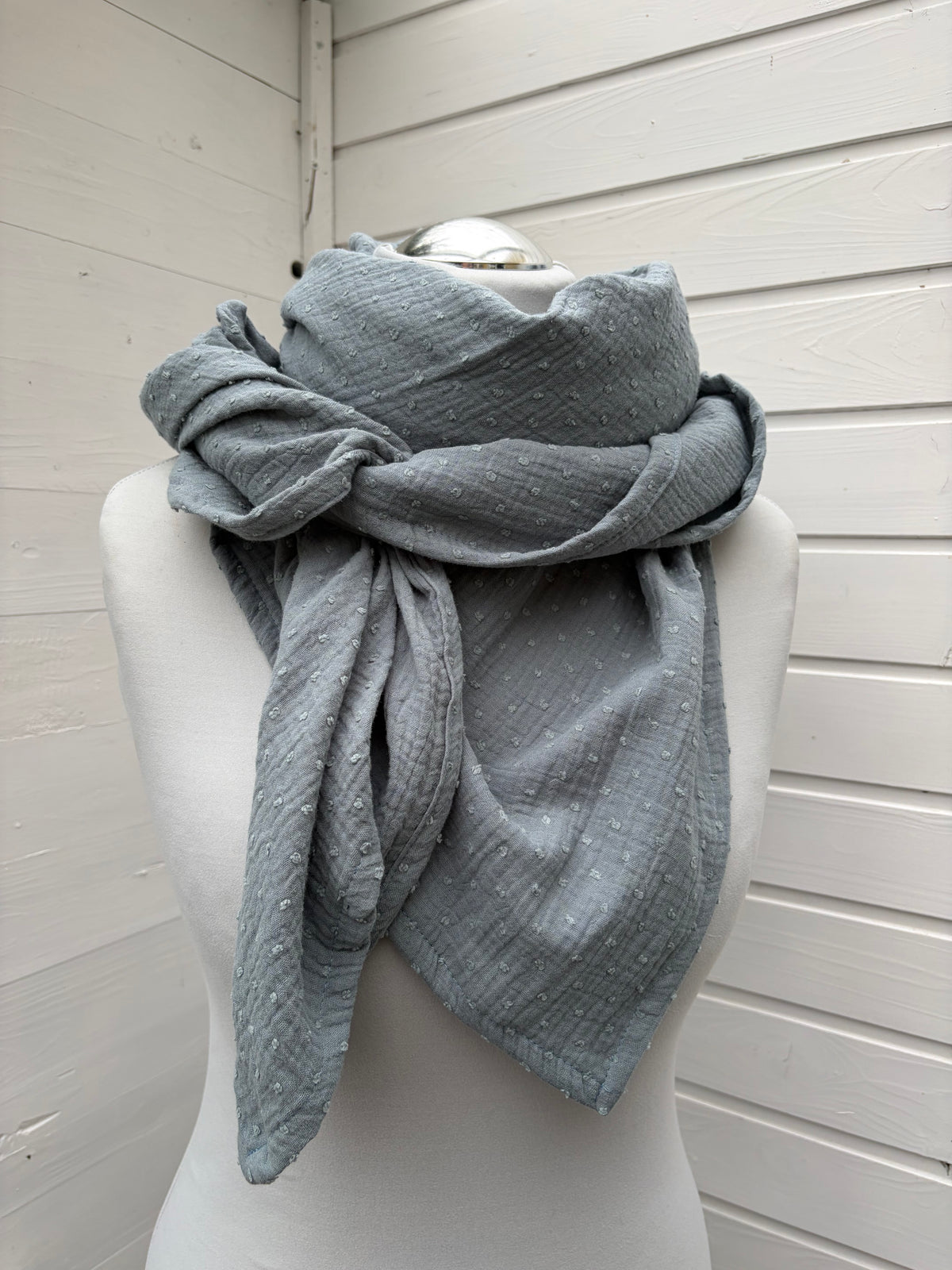 Musselintuch rauchblau mit Dots