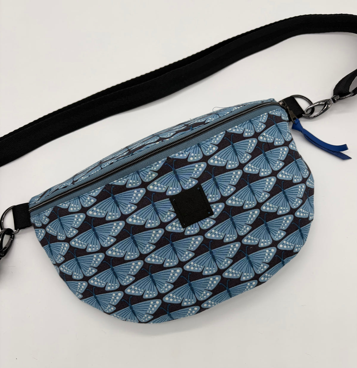 Bauchtasche mit Schmetterlingen blau