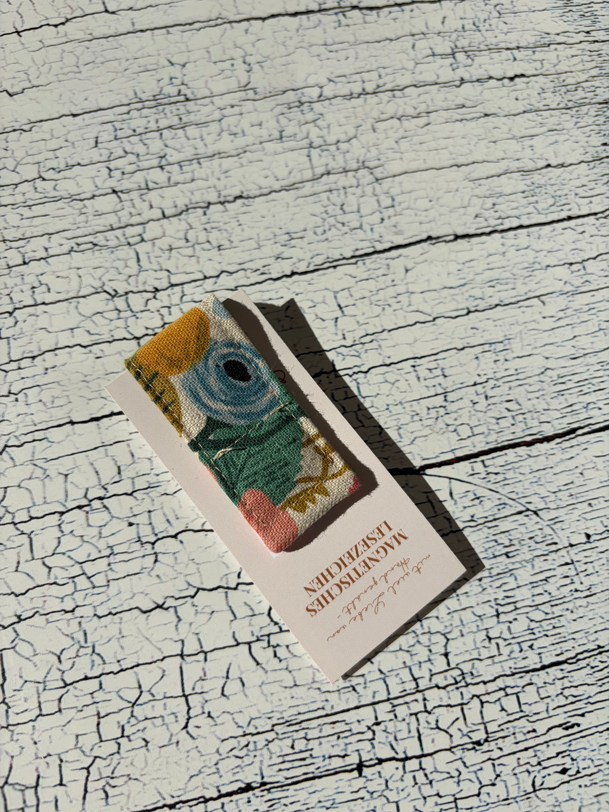 Magnetisches Lesezeichen aus Stoff