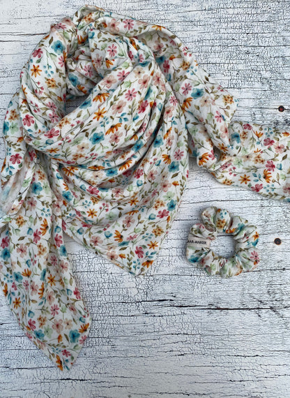 Musselintuch mit Pastell Blumen