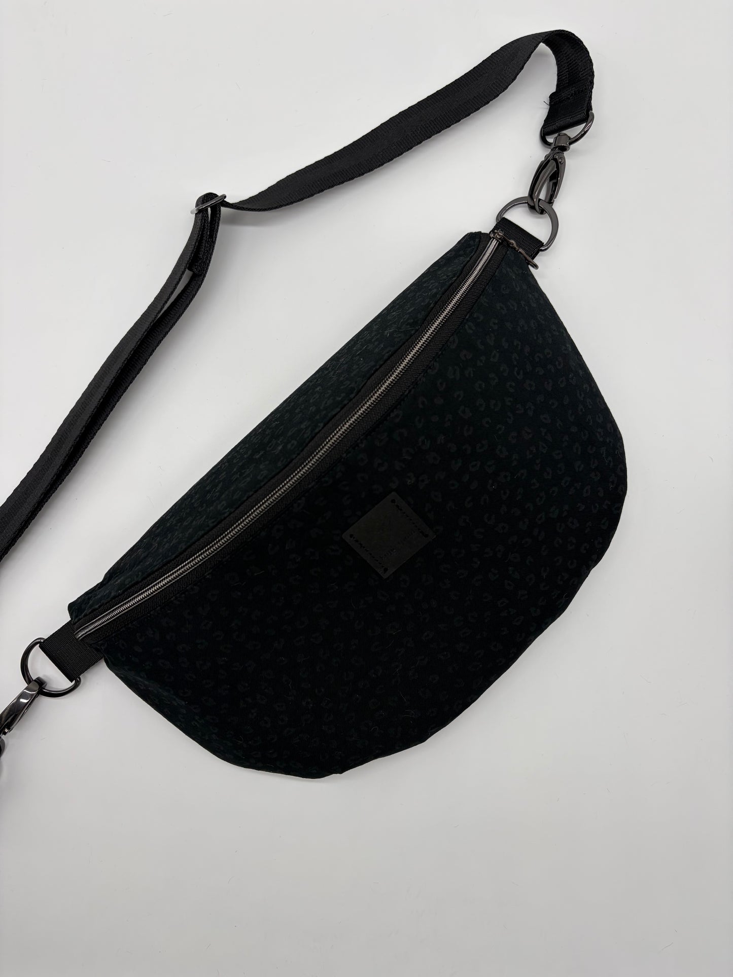 Bauchtasche mit Leoprint