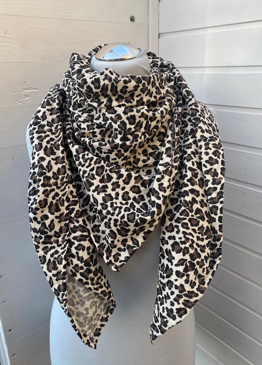Musselintuch mit Leoprint Creme