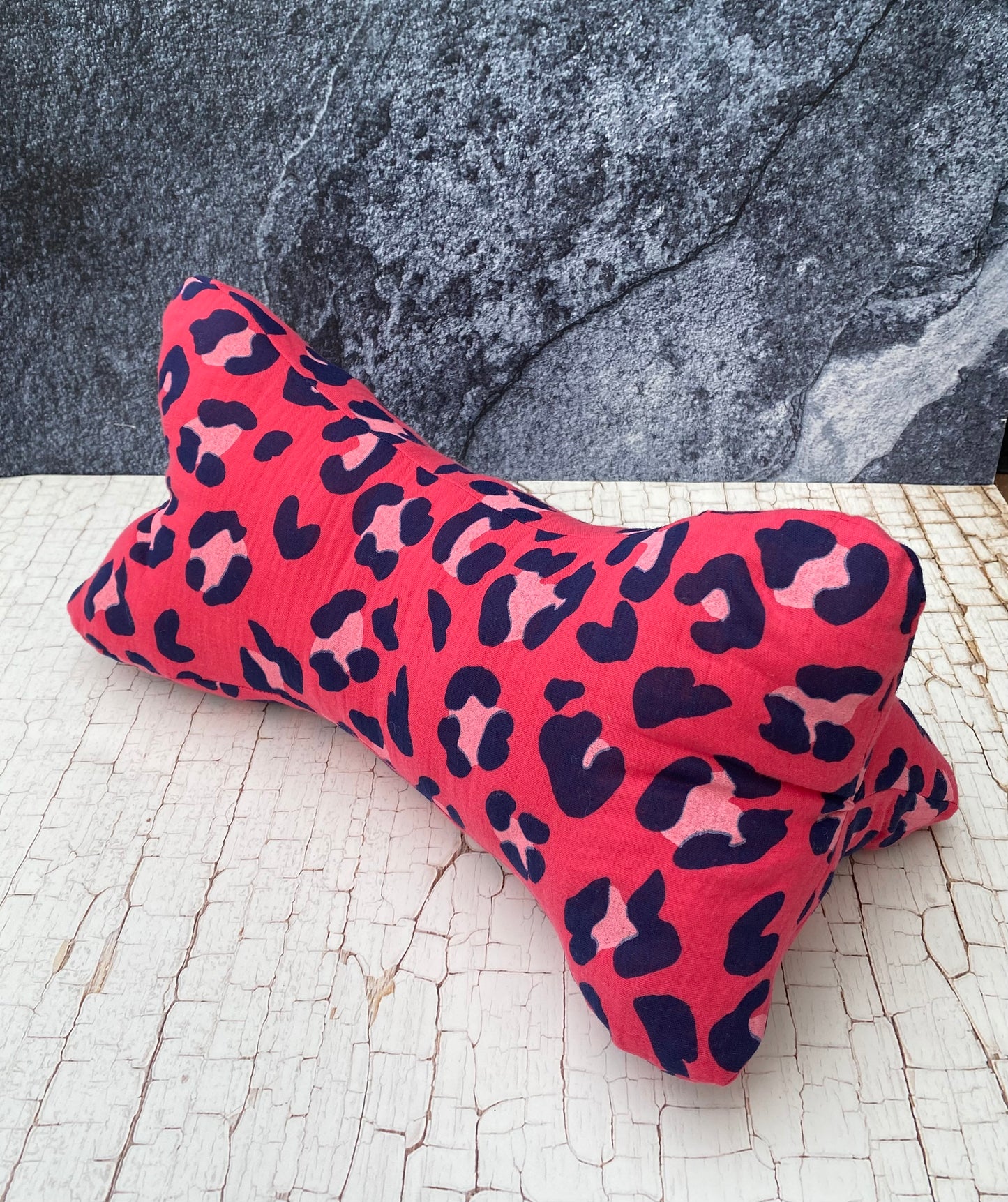 Leseknochen Leoprint Fuchsia