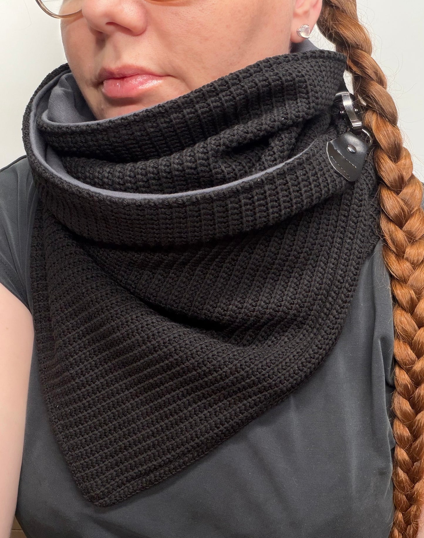 Wickelschal mit Karabiner schwarz