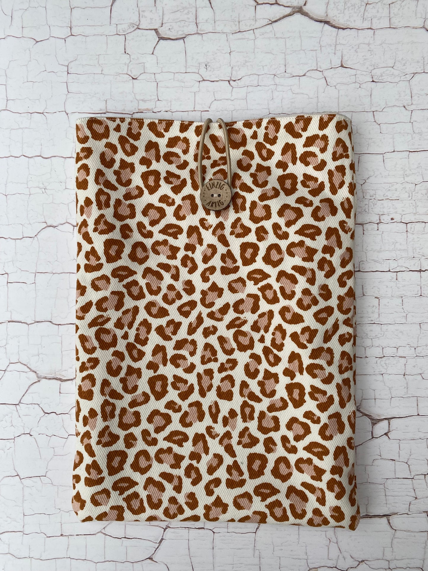 Bücherhülle aus Stoff Leoprint