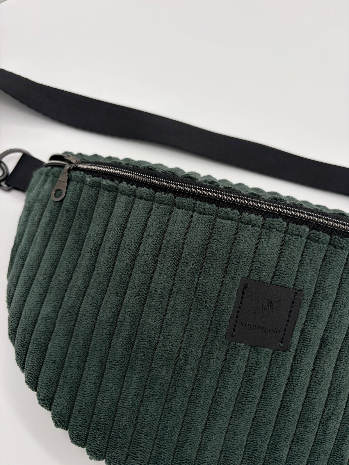 Bauchtasche Cord tannengrün