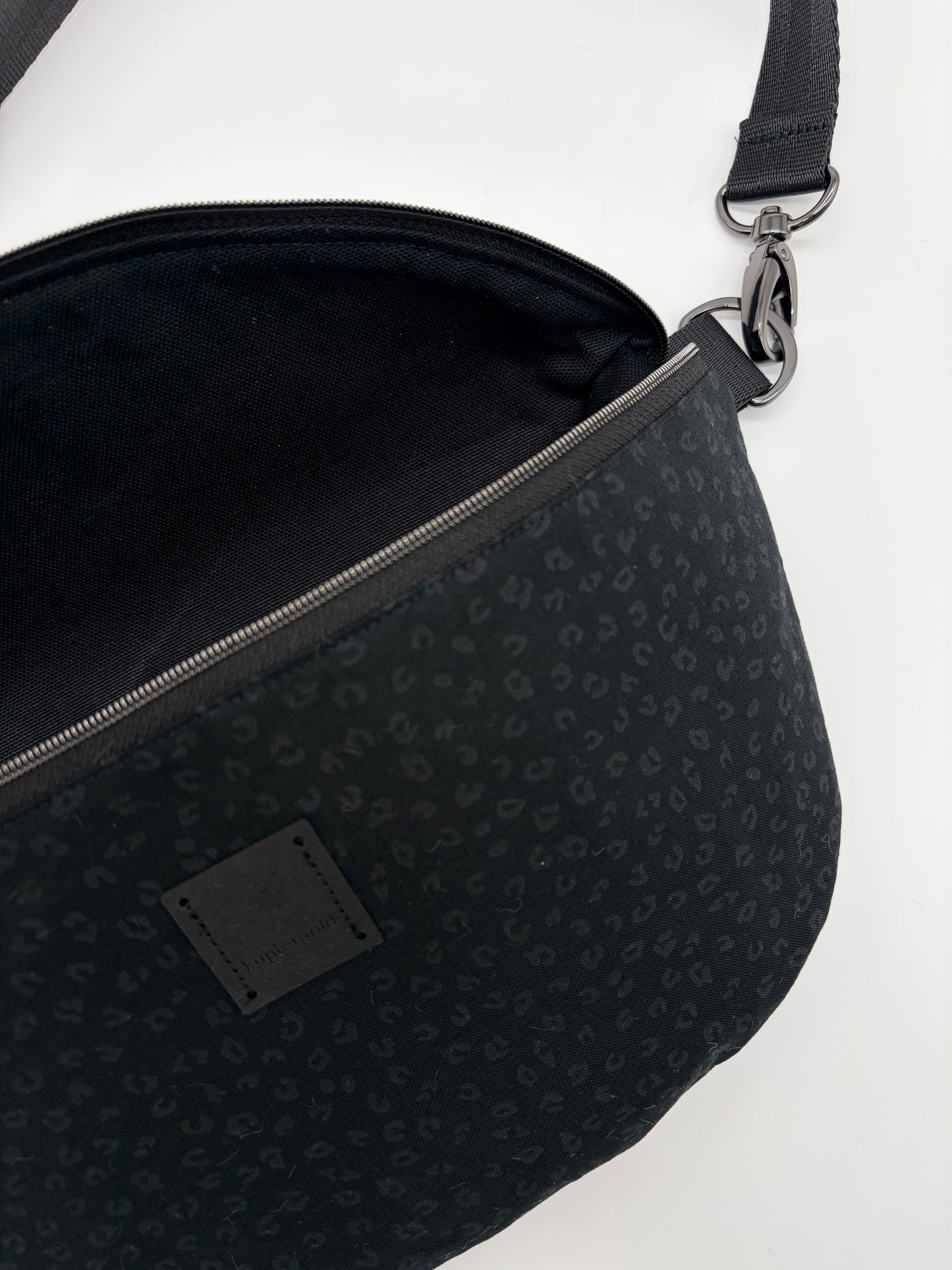 Bauchtasche mit Leoprint