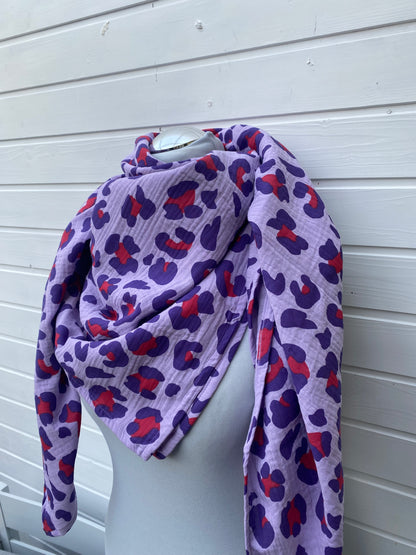Musselintuch mit Leoprint Lavendel
