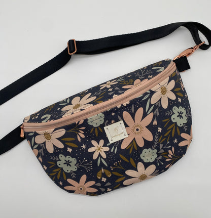 Bauchtasche mit Blumenprint und Spruch