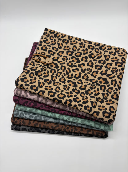 Bücherhülle Leoprint braun
