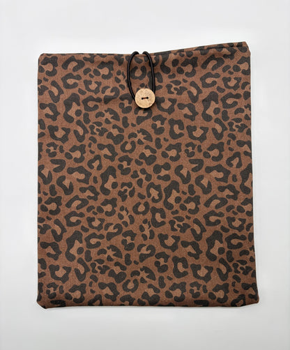 Bücherhülle Leoprint braun